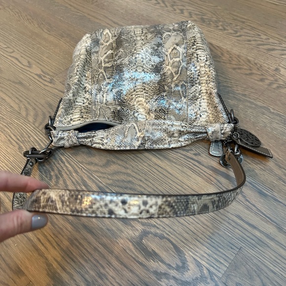 Coach embossed python look bag. In good condition with 2 charms - Picture 9 of 11